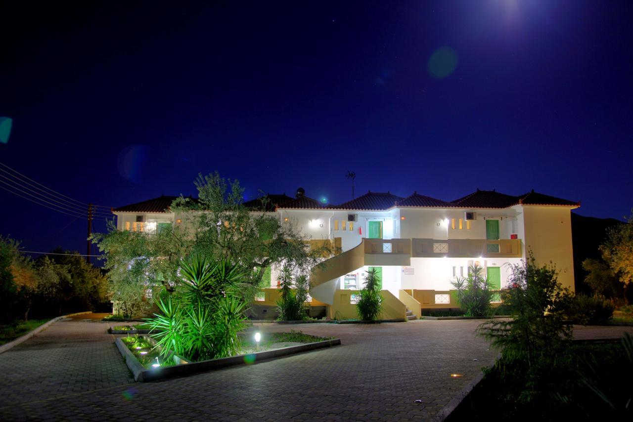 Aparthotel Elaionas Leonídion Exterior foto